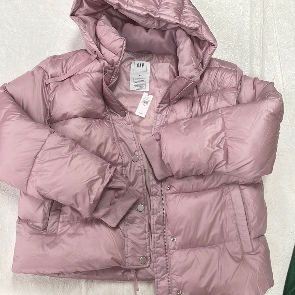 Womens Gap lavender puffer jacket. Size XL. New. Never worn.